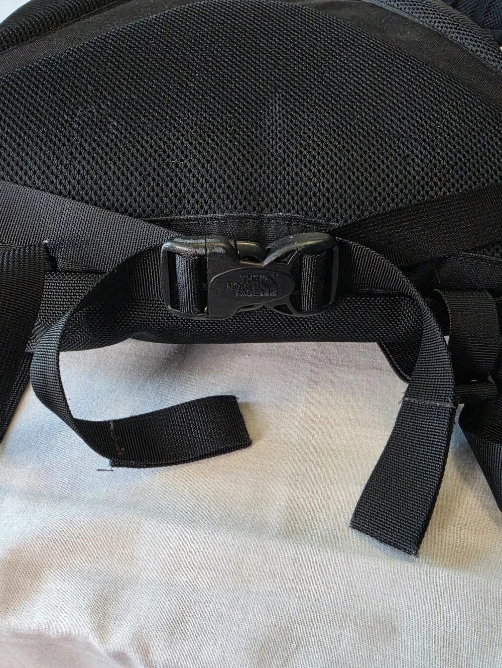 The North Face Recon Hiking Backpack Black FlexVent Padded Straps Back Laptop